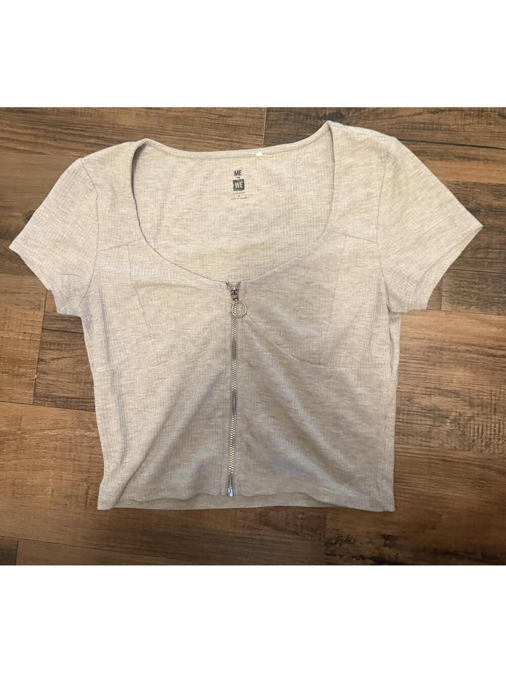 Women’s zip-up top